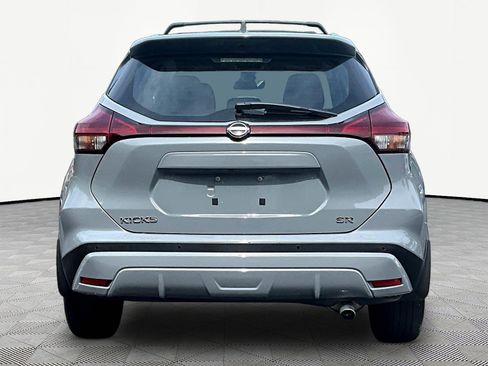 Used 2022 Nissan Kicks SR w/ Interior Electronics Package FWD image 5