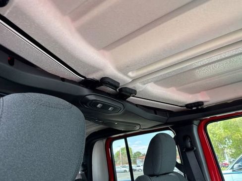 New 2025 Jeep Gladiator Sport image 16