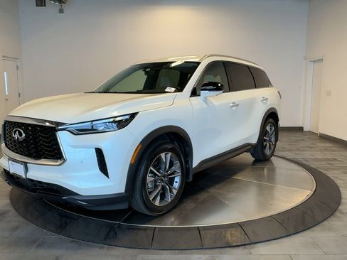 Certified 2025 INFINITI QX60 Luxe image 4