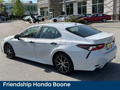 Used 2023 Toyota Camry SE w/ Convenience Package AWD/4WD image 7