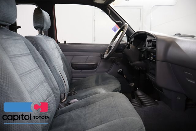 Used 1992 Toyota Pickup Deluxe AWD/4WD image 28