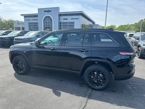 New 2026 Jeep Grand Cherokee Altitude AWD/4WD image 12