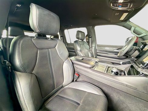 Used 2022 Jeep Wagoneer Series III w/ Convenience Group I image 30