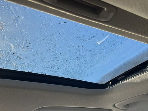 Used 2022 Hyundai Venue SEL w/ Cargo Package image 23