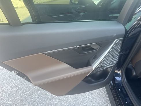 Used 2025 BMW 540i xDrive w/ M Sport Package image 12