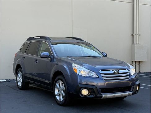 Used 2014 Subaru Outback 2.5i Limited w/ Moonroof Package AWD/4WD image 1