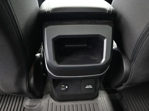 Used 2025 Ford Ranger XLT w/ Equipment Group 301A High AWD/4WD image 15