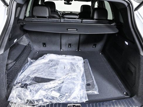 New 2025 Porsche Cayenne image 38