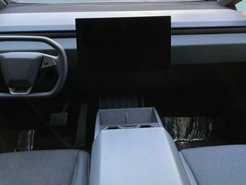 Used 2025 Tesla Cybertruck 2WD Crew Cab image 17