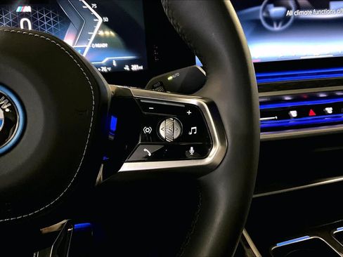 Certified 2023 BMW i7 xDrive60 AWD/4WD image 24