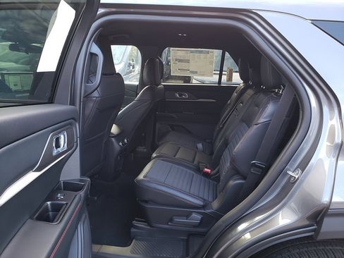 New 2026 Ford Explorer ST-Line w/ ST-Line Street Pack image 11