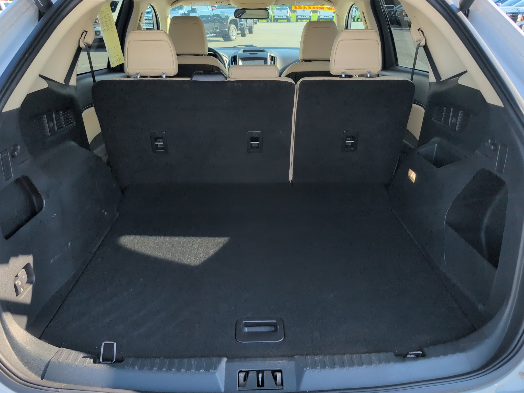 Used 2020 Ford Edge SEL w/ Convenience Package FWD image 6