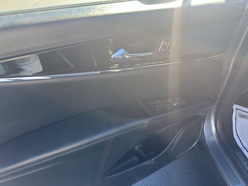 Used 2022 Lincoln Nautilus FWD w/ Premium Package image 10