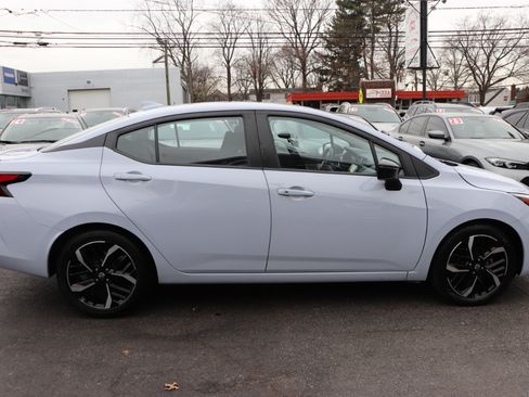 Used 2024 Nissan Versa SR image 6