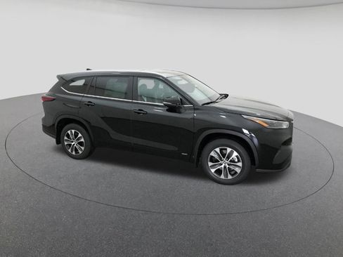 New 2026 Toyota Highlander XLE AWD/4WD image 12