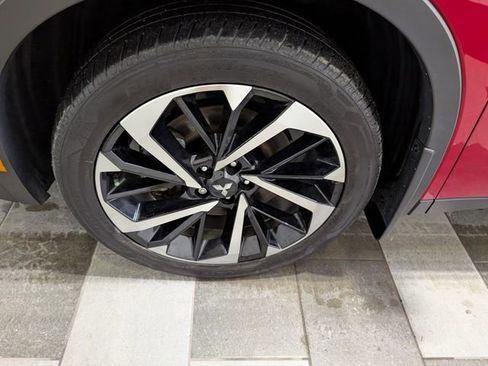 Used 2023 Mitsubishi Outlander SE image 7