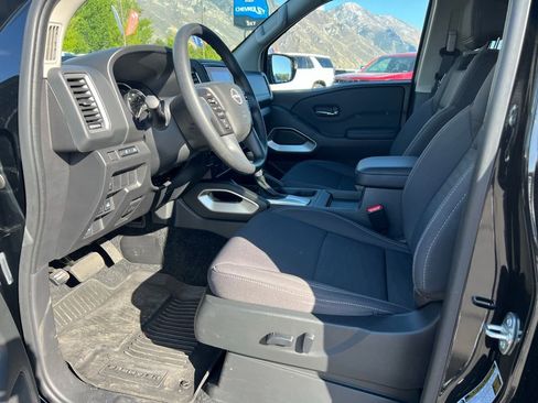 Used 2024 Nissan Frontier SV w/ Technology Package AWD/4WD image 25
