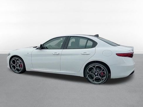 Used 2023 Alfa Romeo Giulia Ti AWD/4WD image 7