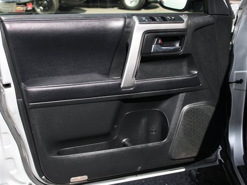 Used 2019 Toyota 4Runner SR5 image 13