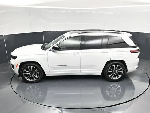 Used 2023 Jeep Grand Cherokee Overland AWD/4WD image 55