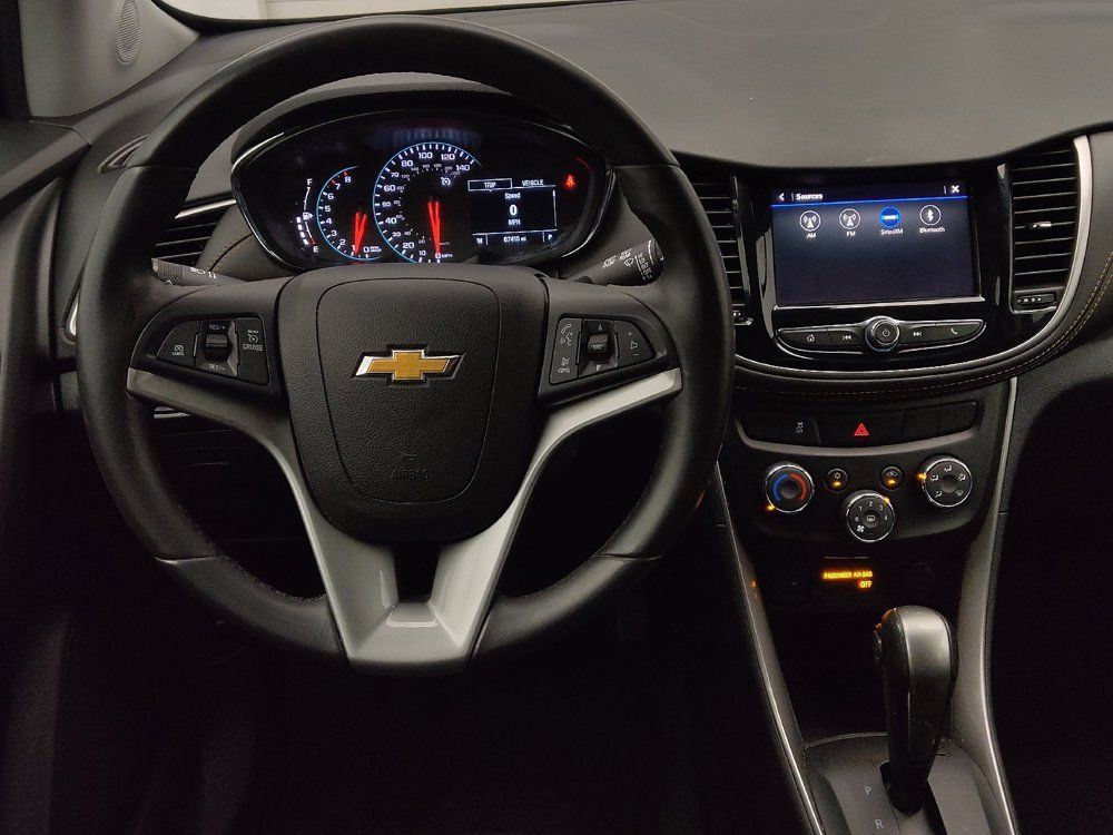 Used 2021 Chevrolet Trax LT w/ LT Convenience Package FWD image 22