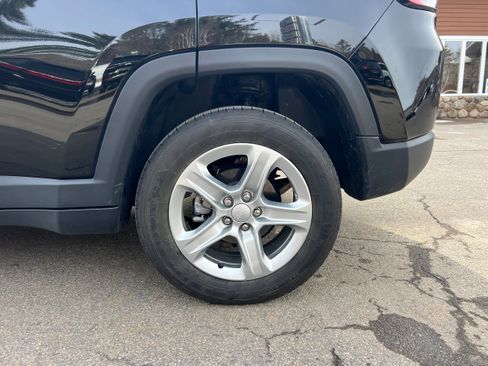 Used 2023 Jeep Compass Latitude w/ Convenience Group image 9