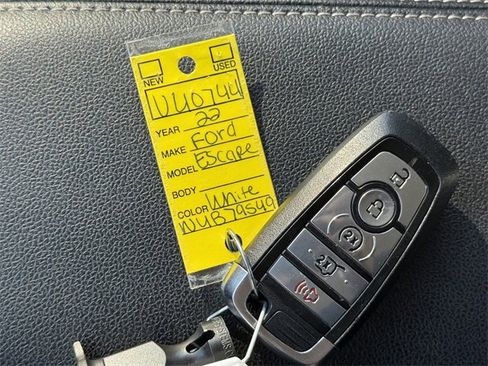 Used 2022 Ford Escape SEL image 14