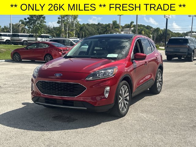 Used 2022 Ford Escape Titanium w/ Class II Trailer Tow Package AWD/4WD image 3