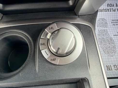 Used 2020 Toyota 4Runner Limited AWD/4WD image 36