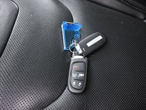 Used 2019 Jeep Cherokee High Altitude AWD/4WD image 55