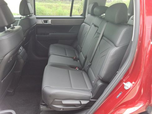 Used 2025 Hyundai Santa Fe SEL FWD image 30
