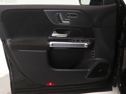 Certified 2025 Mercedes-Benz GLB 250 image 20