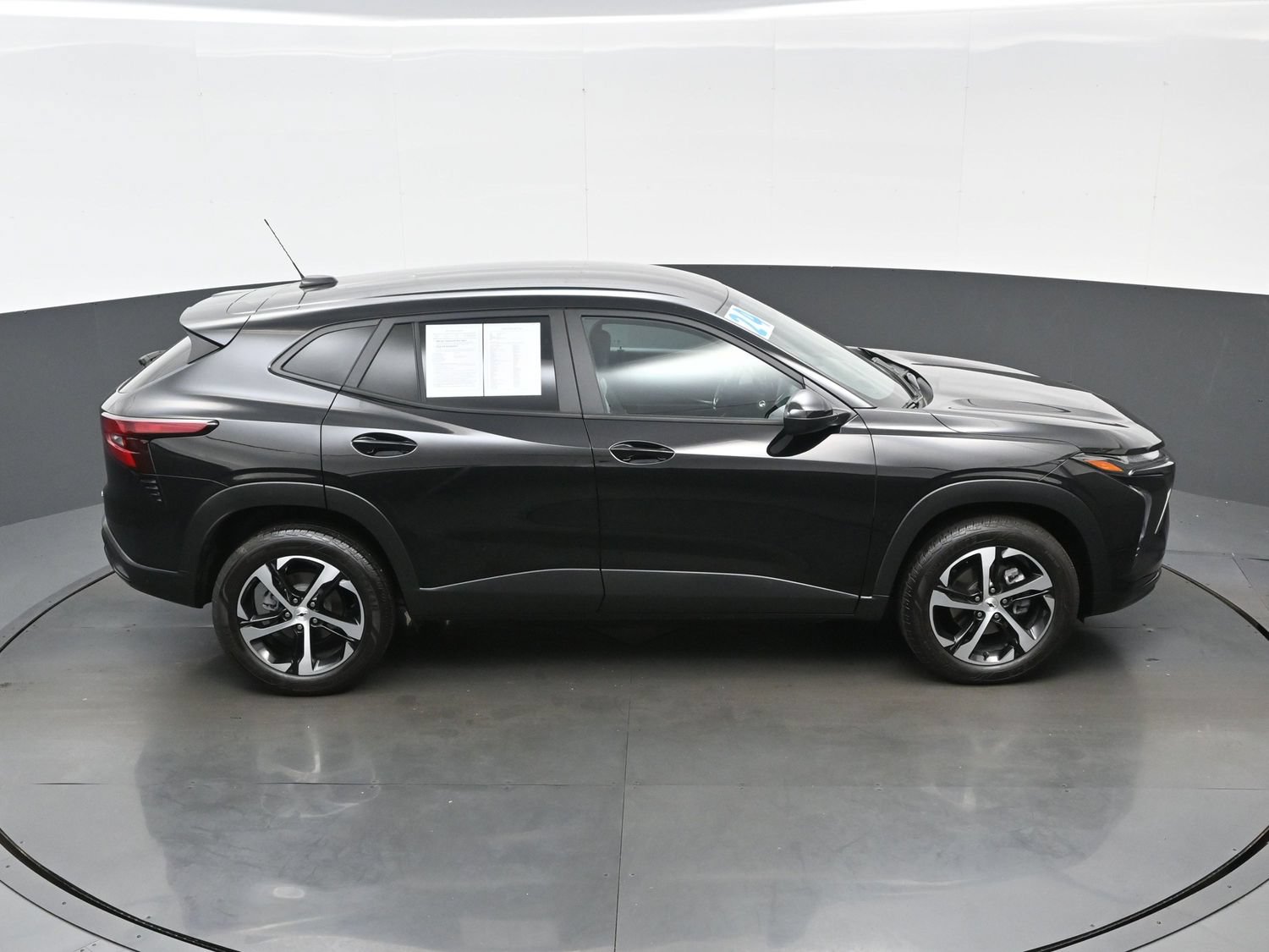 Used 2024 Chevrolet Trax RS w/ Driver Confidence Package FWD image 40