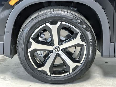 New 2026 Volkswagen Tiguan SE image 24