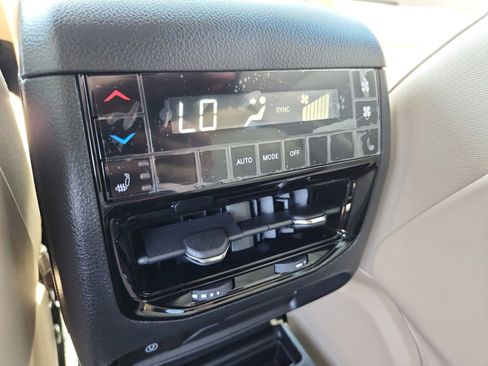 New 2025 Jeep Grand Cherokee L Limited w/ Luxury Tech Group II image 31