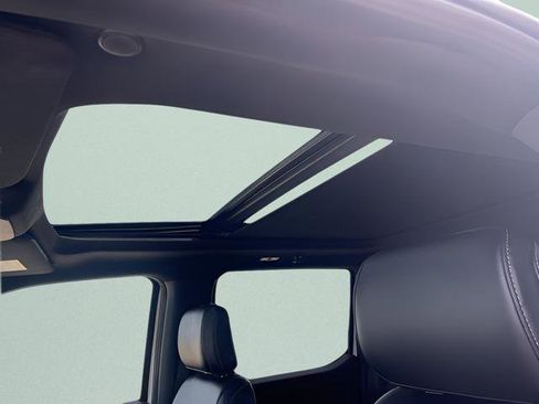 Used 2023 Ford F150 Lariat w/ Equipment Group 502A High image 9