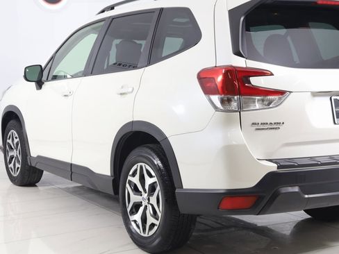 Used 2023 Subaru Forester Premium image 22