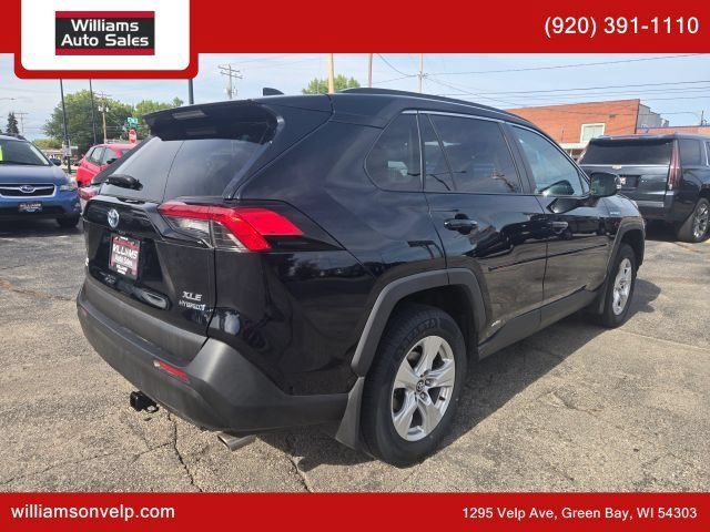 Used 2020 Toyota RAV4 XLE w/ XLE Grade Weather Package AWD/4WD image 3