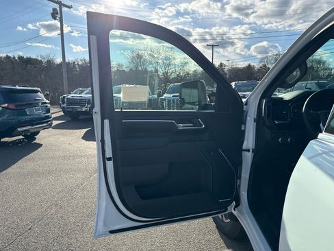 New 2026 GMC Sierra 2500 SLT image 15