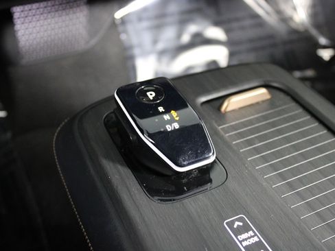 Used 2024 Nissan Ariya FWD image 20