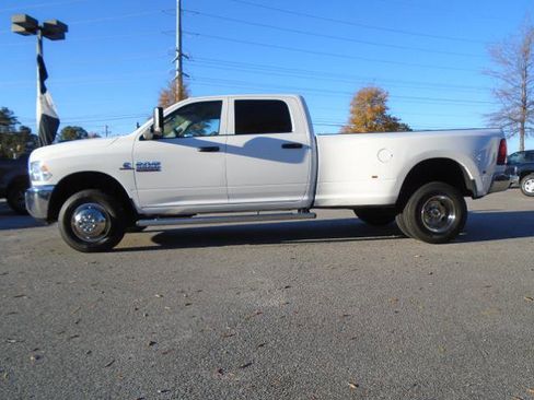 Used 2017 RAM 3500 Tradesman w/ Chrome Appearance Group image 8