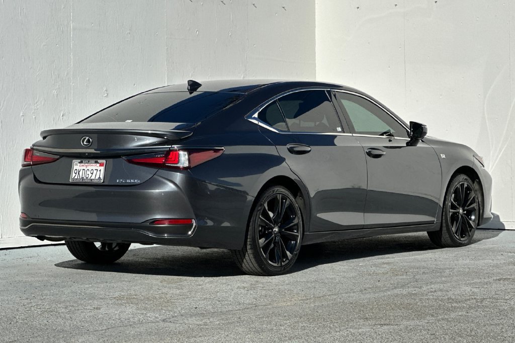 Used 2024 Lexus ES 300h F Sport w/ Accessory Package (Z2) FWD image 3