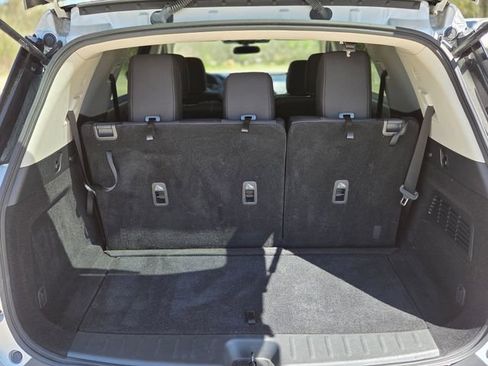 Used 2024 Nissan Pathfinder S image 5