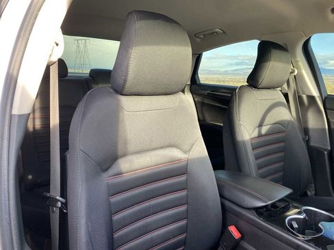 Used 2016 Ford Fusion SE image 17