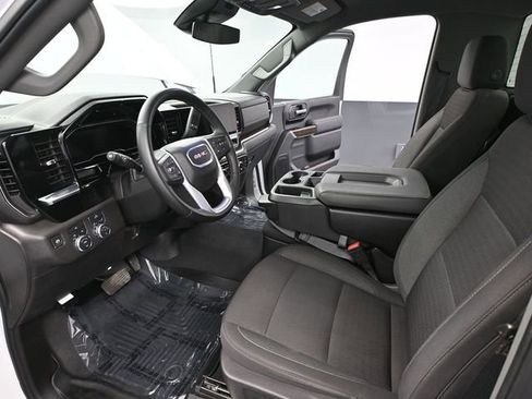 Used 2025 GMC Sierra 3500 SLE w/ SLE Convenience Package image 25