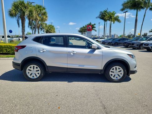 Used 2020 Nissan Rogue Sport S image 3