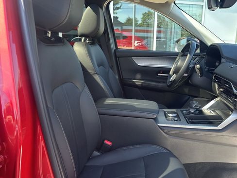 Used 2025 MAZDA CX-70 Plug-In Hybrid w/ Premium Pkg image 10