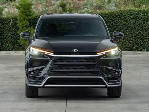 New 2026 Lexus TX 500h AWD image 3