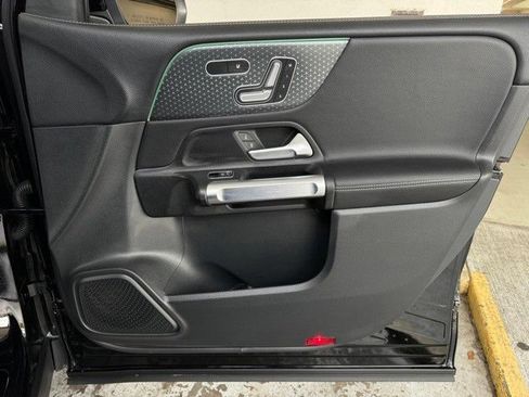 Certified 2025 Mercedes-Benz GLB 250 image 18