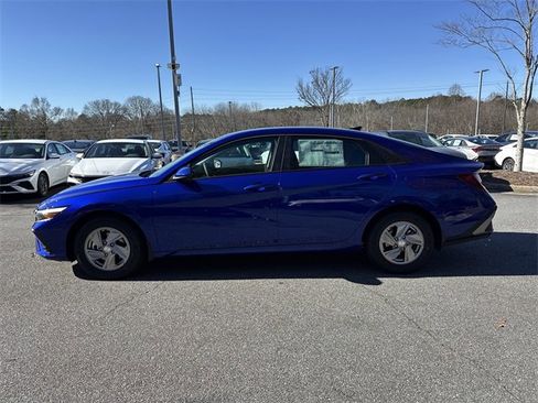 New 2026 Hyundai Elantra SE image 4
